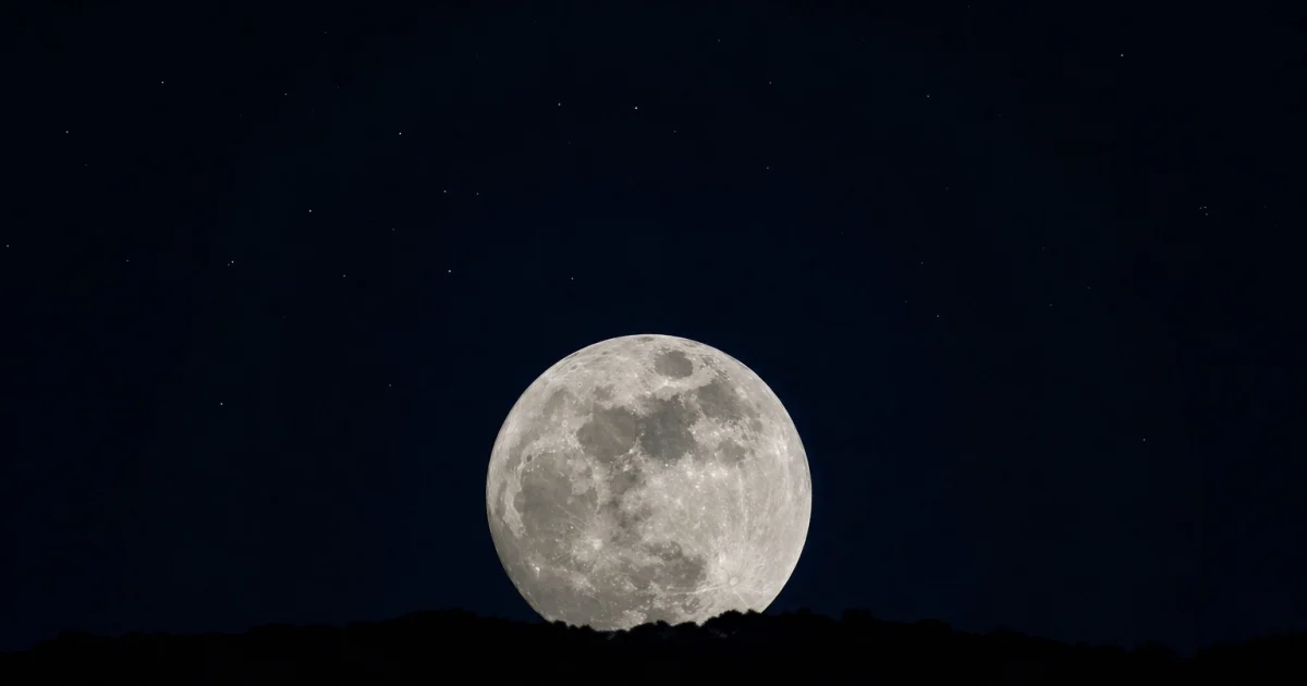 Moon & Lunar Science